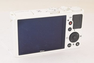 NIKON COOLPIX P330 WHITE COMPACT DIGITAL CAMERA FOR PARTS NOT WORKING