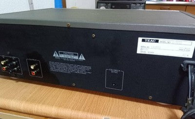 TEAC V-7000 CD/MD CASSETTE DECK 100V 20W FOR PARTS OR NOT WORKING