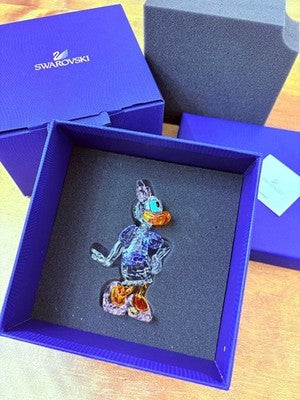 SWAROVSKI DISNEY DAISY DUCK CRYSTAL FIGURINE 5115334 COLLECTIBLE WITH BOX