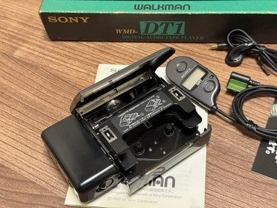 SONY WALKMAN WMD-DT1 DAT DIGITAL TAPE PLAYER BOXED JAPAN RARE