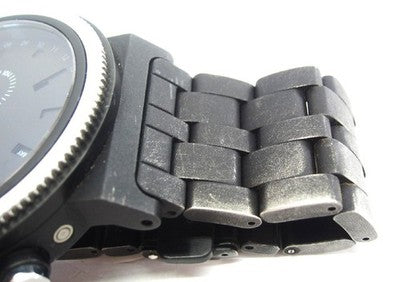 NIXON A153-001 TRADER QUARTZ WATCH 45MM BLACK DIAL - SCRATCHES ON BEZEL, DIRT