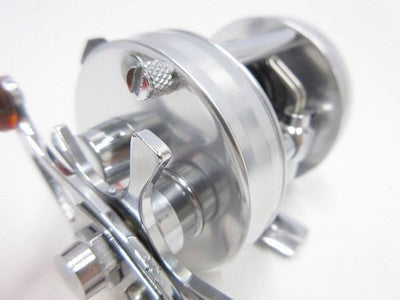 ABU AMBASSADOR 2500C 70017/46 BAITCASTING REEL JAPAN MADE SILVER ABU GARCIA