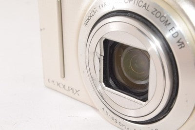 NIKON COOLPIX S8200 SILVER COMPACT DIGITAL CAMERA FOR PARTS NOT WORKING
