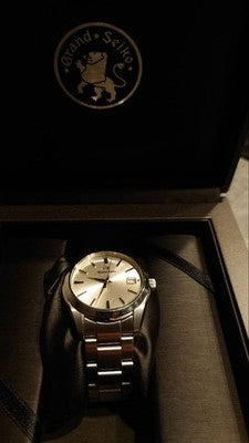 GRAND SEIKO SBGV221 CHAMPAGNE GOLD MEN'S WRISTWATCH ROUND FACE JAPAN MADE SS