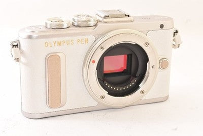 OLYMPUS PEN E-PL8 MIRRORLESS CAMERA (WHITE) FOR PARTS OR NOT WORKING