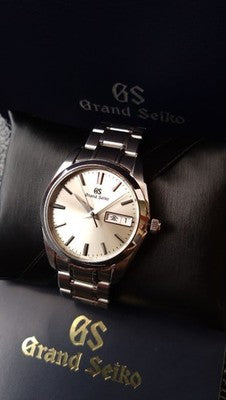 GRAND SEIKO SBGT235 MEN'S WRISTWATCH GS ROUND FACE JAPAN MADE DIAL COLOR: WHITE