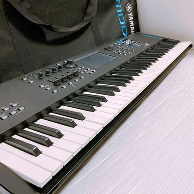YAMAHA MODX7 76-KEY SYNTHESIZER MUSIC WORKSTATION KEYBOARD W/SOFT CASE TESTED