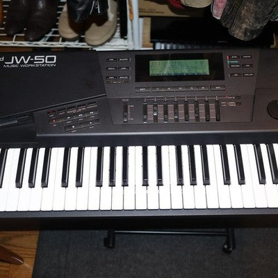 ROLAND JW-50 MUSIC WORKSTATION SYNTH KEYBOARD W ADAPTER CASE FROM JAPAN
