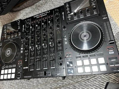 DENON DJ MCX8000 PROFESSIONAL STANDALONE DJ PLAYER / CONTROLLER USB DC12V