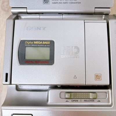 SONY MZ-R5ST MD WALKMAN STATION PORTABLE MINIDISC   FOR PARTS OR NOT WORKING