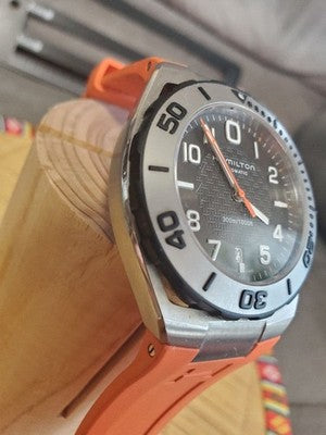 HAMILTON KHAKI NAVY SUB AUTO H786150 43MM STAINLESS STEEL DATE WATCH USED