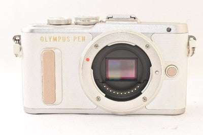 OLYMPUS PEN E-PL8 MIRRORLESS CAMERA (WHITE) FOR PARTS OR NOT WORKING