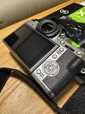 FUJIFILM X-T1 GRAPHITE SILVER, WITH FAN BOOK DIGITAL CAMERA