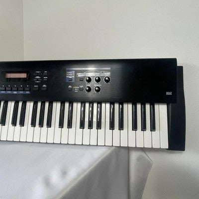 ROLAND JUNO-D LIMITED EDITION SYNTHESIZER KEYBOARD MUSIC WORKSTATION JAPAN