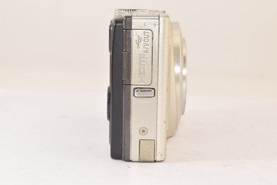 NIKON COOLPIX S8200 SILVER COMPACT DIGITAL CAMERA FOR PARTS NOT WORKING
