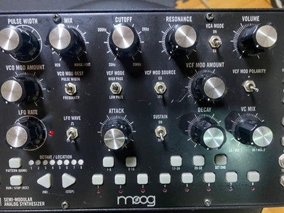 MOOG MOTHER-32 SEMI MODULAR ANALOG SYNTHESIZER USED  TESTED WORKING