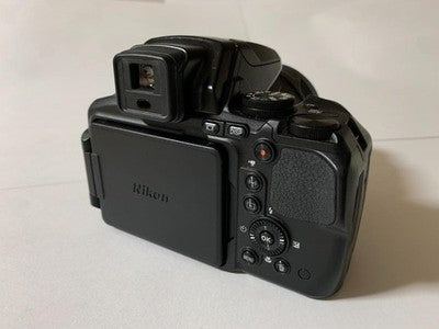 NIKON COOLPIX P900 83X OPTICAL ZOOM DIGITAL CAMERA, FULLY WORKING GOOD USED