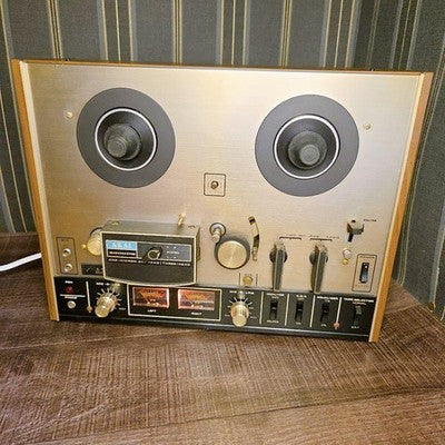 AKAI 4000DS REEL-TO-REEL TAPE RECORDER 3-HEAD SYSTEM AC100-240V 50/60HZ 35W