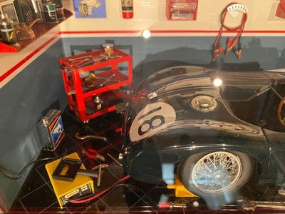 FERRET MINI MODEL MINIATURES 1/18 JAGUAR C-TYPE GARAGE DIORAMA SIGNED SPAIN