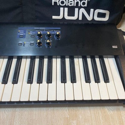 ROLAND JUNO-D 61 KEY SYNTHESIZER KEYBOARD WORKSTATION WITH CASE JAPAN