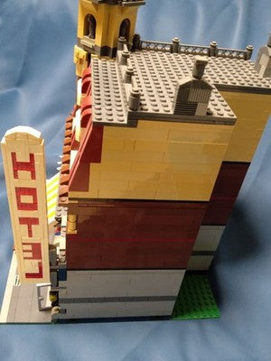 LEGO CREATOR EXPERT MODULAR BUILDINGS CAFÉ CORNER 10182 IN 2007 RETIRED USED