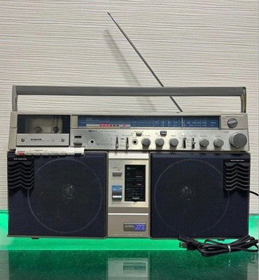 AIWA CS-J77MKII 2BAND STEREO RADIO CASSETTE RECORDER AC100V 50/60HZ 17W