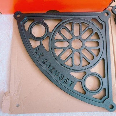 LE CREUSET 5 TIER POT STAND MATTE BLACK DISCONTINUED NEW UNUSED MADE IN FRANCE