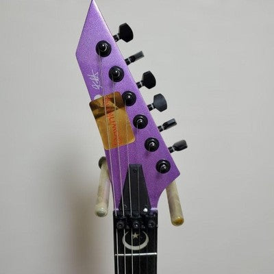 KIRK HAMMETT SPARKLE OUIJA STYLE ELECTRIC GUITAR EXCELLENT CONDITION HOME