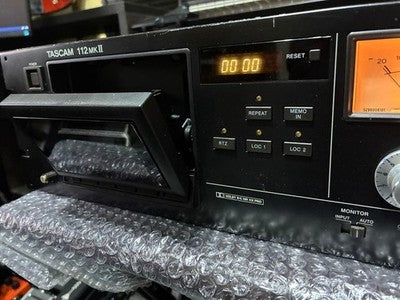 TASCAM 112 MKII PROFESSIONAL 3-HEAD CASSETTE DECK