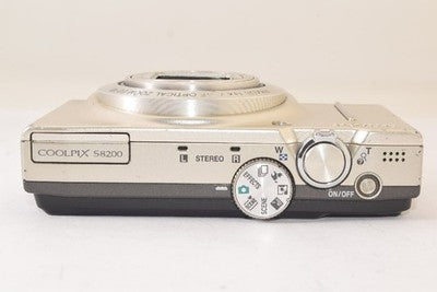 NIKON COOLPIX S8200 SILVER COMPACT DIGITAL CAMERA FOR PARTS NOT WORKING