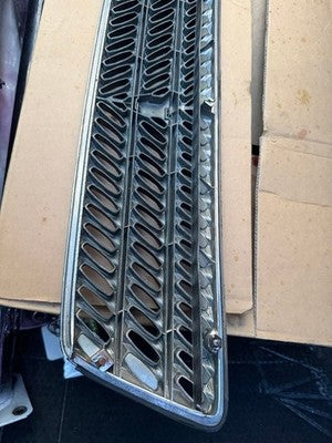 TOYOTA JZX100 CHASER TOURER V LATE MODEL OEM FRONT GRILLE GENUINE JDM PART