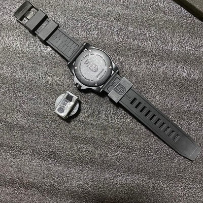 LUMINOX 8830 8831RH QUARTZ WATCH BLACK DIAL COMPASS BAND SWISS MADE BOX PAPERS