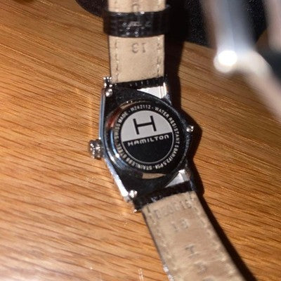 HAMILTON VENTURA QUARTZ H242112 BLACK DIAL STAINLESS STEEL BRACELET WATCH USED