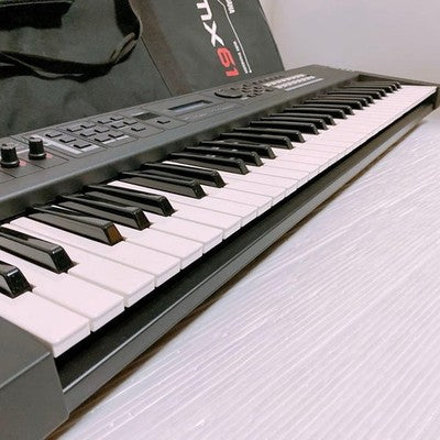 YAMAHA MX61 61-KEY SYNTHESIZER KEYBOARD WITH DEDICATED CASE, POWER CABLE