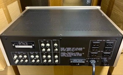 ACCUPHASE C-200X STEREO CONTROL CENTER PREAMPLIFIER 50HZ/60HZ 80W JAPAN