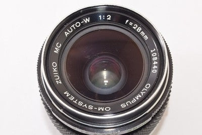 OLYMPUS OM-SYSTEM ZUIKO MC AUTO-W 28MM F2 LARGE-APERTURE WIDE-ANGLE LENS