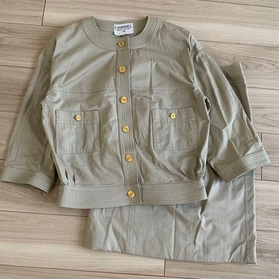 CHANEL VINTAGE BEIGE COTTON SKIRT SUIT SET GOLD BUTTONS SIZE 40 AUTHENTIC