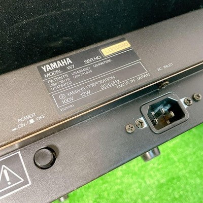 YAMAHA W7 MUSIC SYNTH KEYBOARD 61-KEY W/ CASE TESTED FOR PARTS OR NOT WORKING