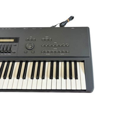 YAMAHA SY85 SYNTHESIZER WORKSTATION KEYBOARD WITH HARD CASE & MANUAL