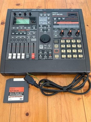 ROLAND SP-808 GROOVE SAMPLER WITH ZIP DISK & POWER CABLE - ONE KNOB MISSING