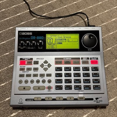 BOSS DR RHYTHM DR-880 DRUM MACHINE FULLY WORKING WITH SIGNS OF USE INCLUDED