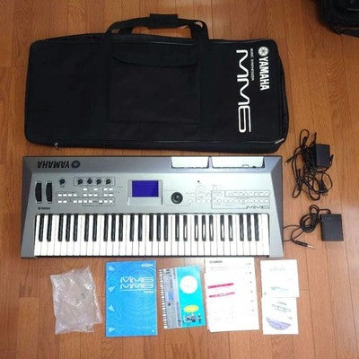 YAMAHA MM6 SYNTHESIZER 61-KEY KEYBOARD W/ CASE, PEDAL, AC ADAPTER