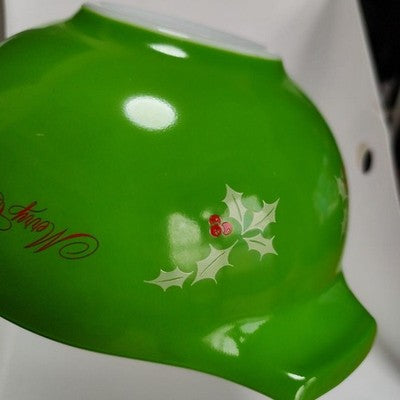 PYREX CHRISTMAS HOLLY CINDERELLA BOWL GREEN MERRY CHRISTMAS HAPPY NEW YEAR