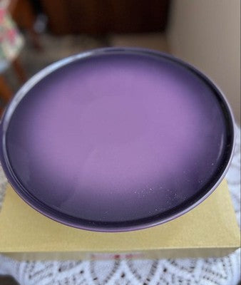 LE CREUSET CAKE STAND 30CM CASSIS LEGENDARY COLOR DISCONTINUED RARE COLLECTIBLE