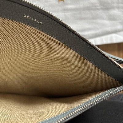 DELVAUX CLUTCH BAG - GRAY LEATHER - EXCELLENT CONDITION - MADE IN BELGIUM