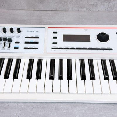 ROLAND JUNO-DS61 WHITE SYNTHESIZER 61 KEY KEYBOARD WITH PEDAL CASE EXCELLENT