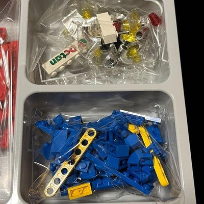 LEGO MODEL TEAM RACING TRUCK 5563 BUILDING SET 1999 RETIRED WITH BOX AS IS