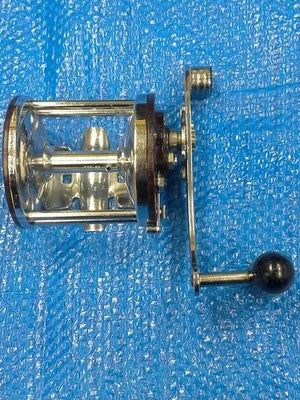 PENN JIG MASTER NO.500 DOUBLE-AXIS REEL GEAR RATIO: 4.0:1 DRAG STAR HANDLE