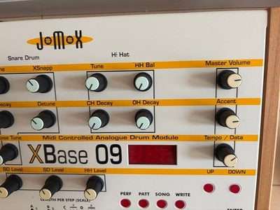 JOMOX XBASE09 ANALOG RHYTHM MACHINE SYNTHESIZER W/ADAPTER FROM JAPAN