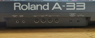 ROLAND A-33 MIDI KEYBOARD CONTROLLER 76 KEYS TESTED BATTERY WORKS PARTS